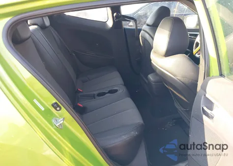 2012 Hyundai Veloster Base W/Black z USA, uszkodzony, nr VIN KMHTC6AD4CU059165